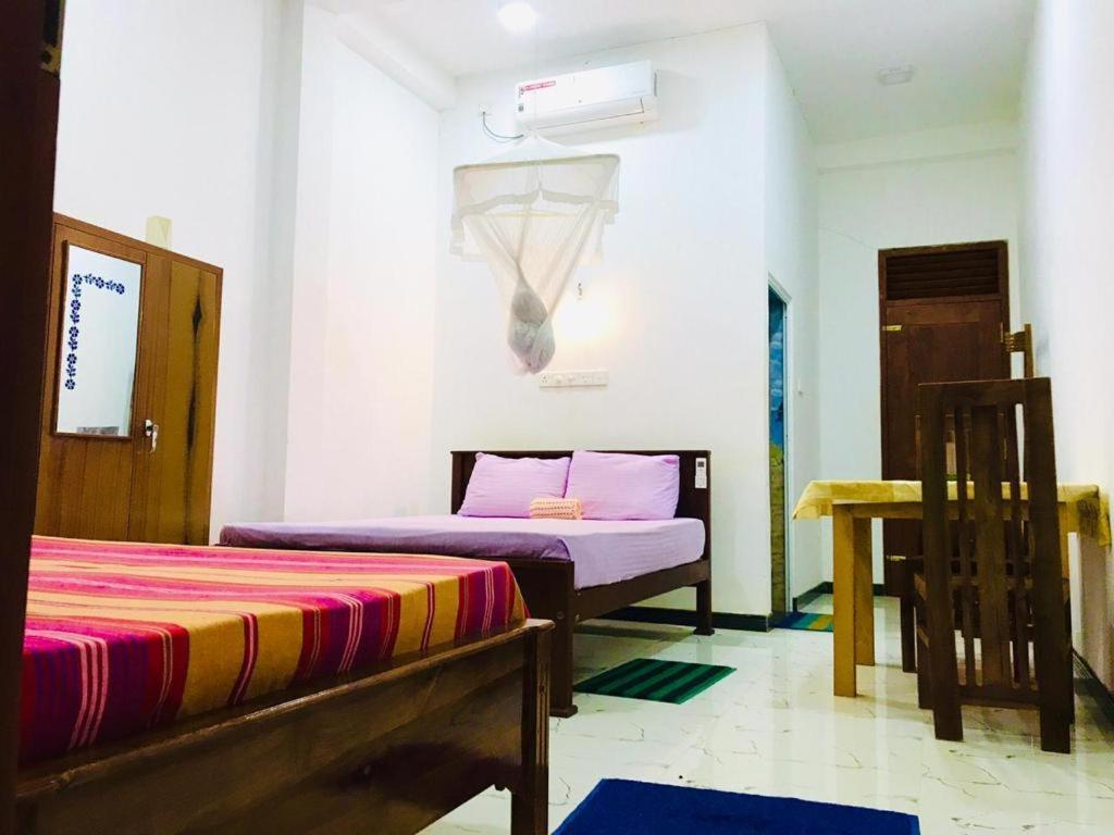 Green Jade Inn Мириса Екстериор снимка