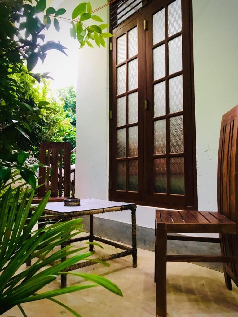 Green Jade Inn Мириса Екстериор снимка