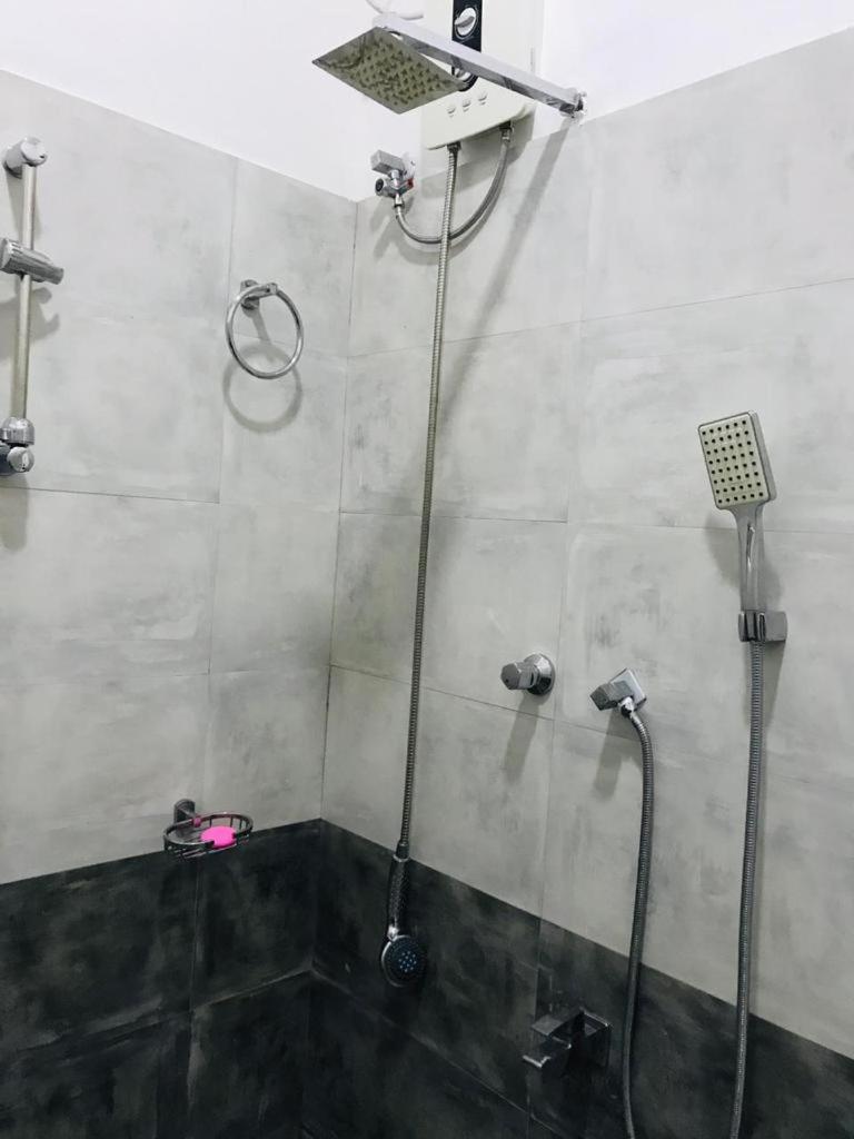 Green Jade Inn Мириса Екстериор снимка